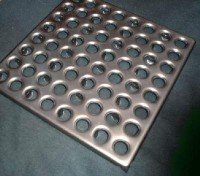 Металлическая плитка для промышленных полов.